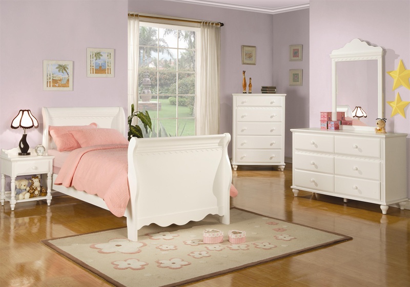 Pepper Youth 4 Piece Sleigh Bed Bedroom Set In Eggshell White
