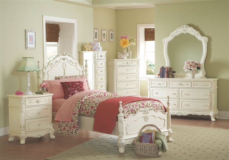 Cinderella 4 Piece Youth Bedroom Set in White by Home Elegance